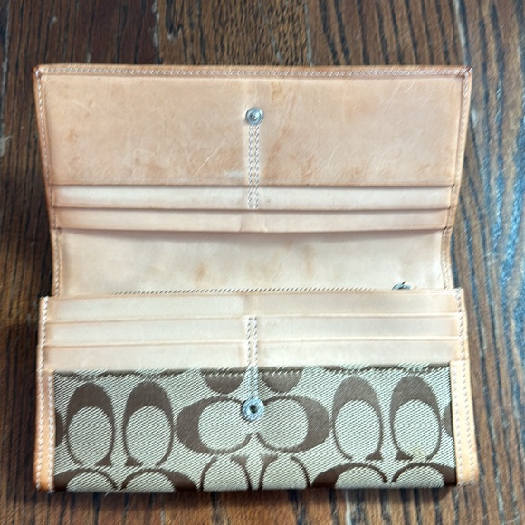 Coach Wallet - Picture 4 of 7